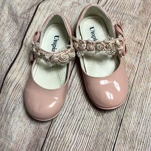 Utopia | girl’s patent leather Mary Jane shoe size 10 pink